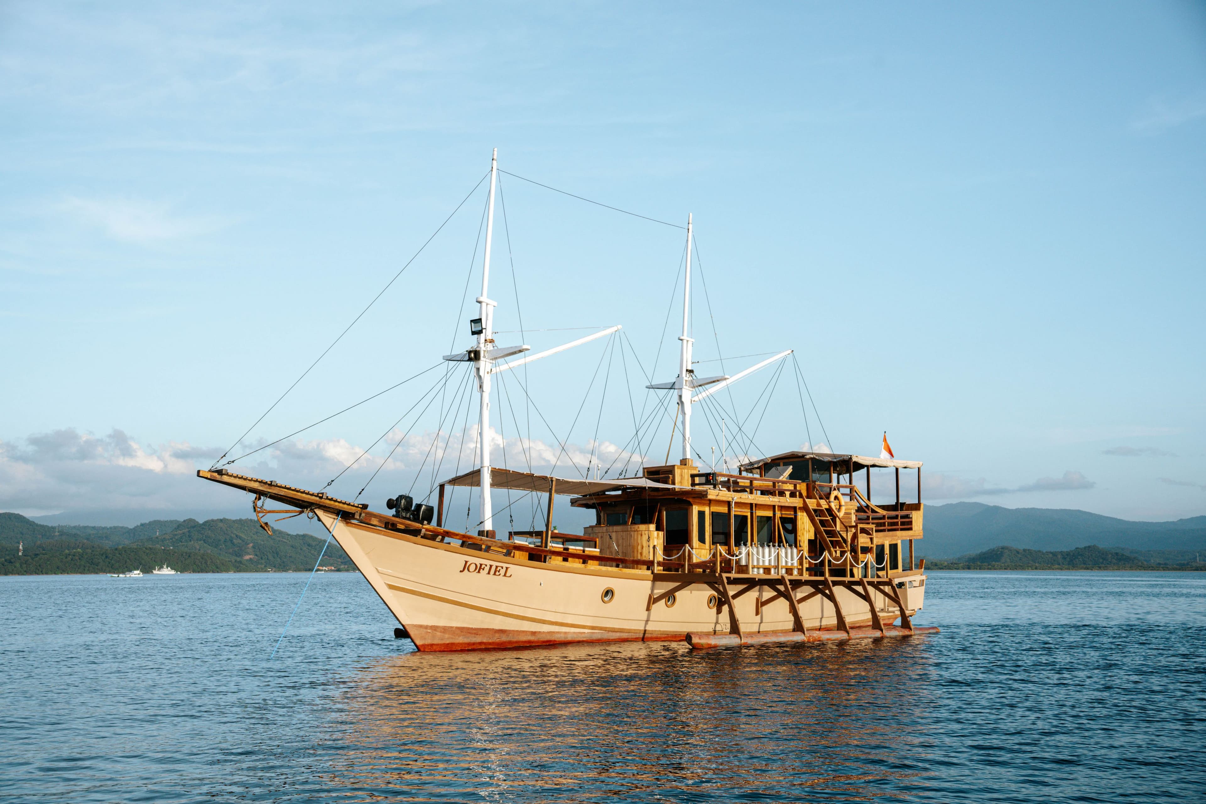 Jofiel Yatch