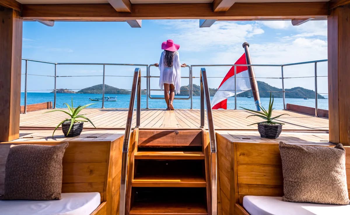 Lamina Luxury Yatch