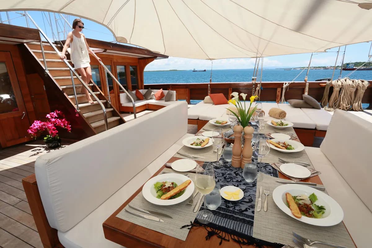 Lamina Luxury Yatch